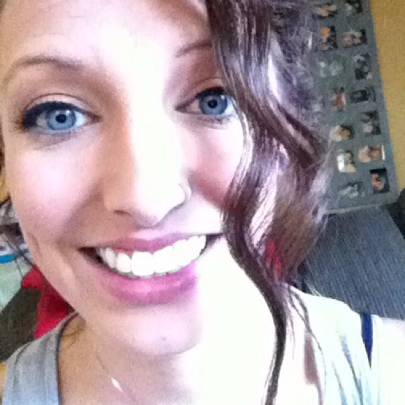 Profile Picture of Jenna Harrell (@jennamharrell) on Poshmark