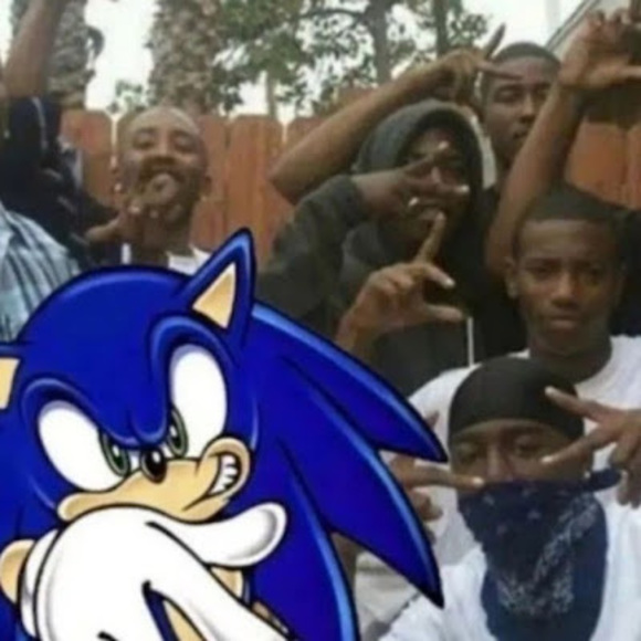 Profile Picture of Joelle Griggs (@somicz_pawz) on Poshmark