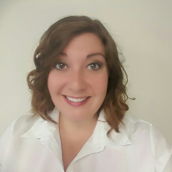 Profile Picture of Michelle Sellner (@mdsellner) on Poshmark