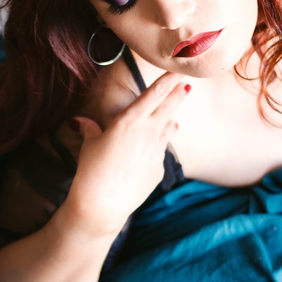 Profile Picture of Phoebee Stensland (@nixbumble) on Poshmark