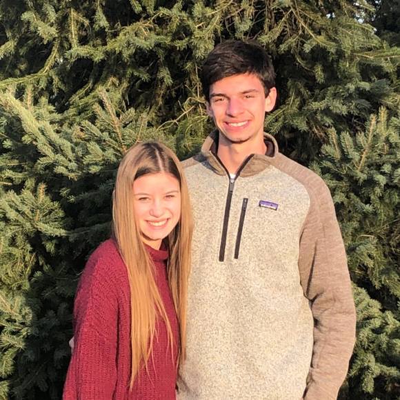 Profile Picture of Amy Mesenbrink (@amymesenbrink) on Poshmark