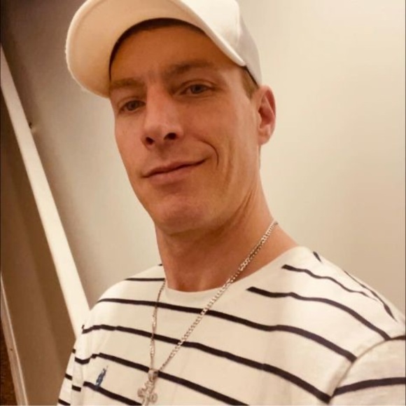Profile Picture of Peter Flowers (@thenextbigdeal2) on Poshmark