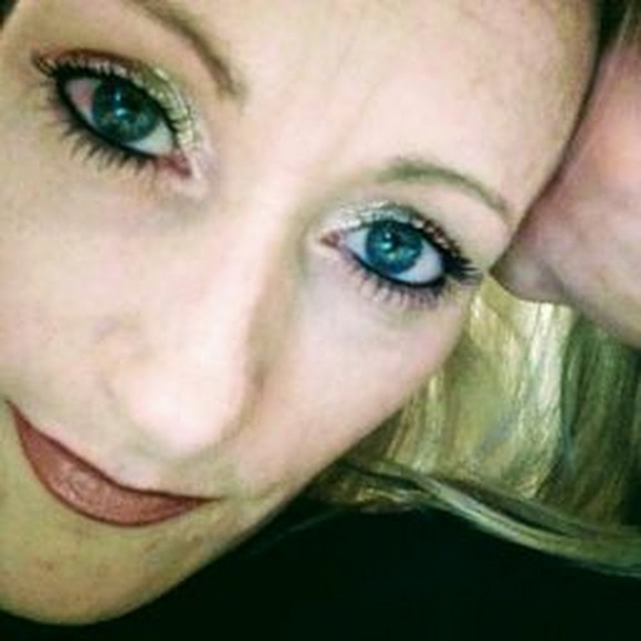 Profile Picture of Chasity Cottles (@cottles98) on Poshmark