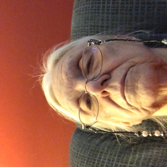 Profile Picture of Sharon Neidert (@sneidert) on Poshmark