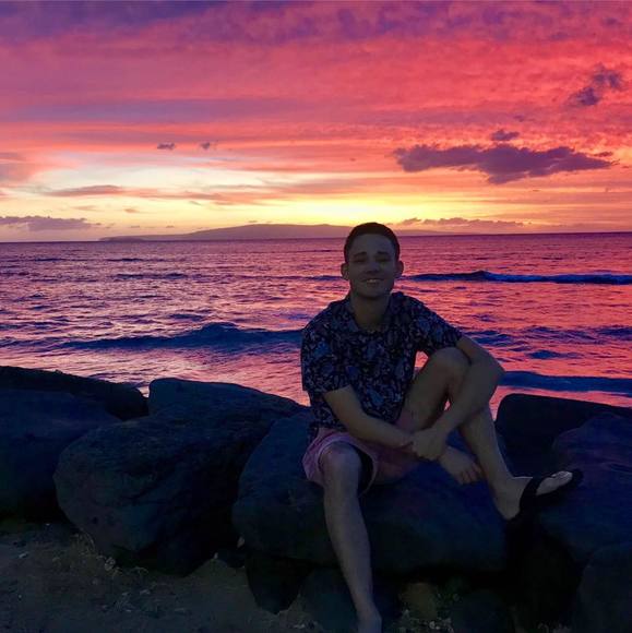 Profile Picture of Ian Zorn (@ianzorn) on Poshmark