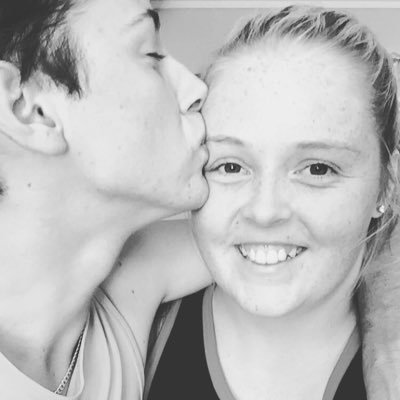 Profile Picture of Jess Shephard (@Shepshoe) on Twitter