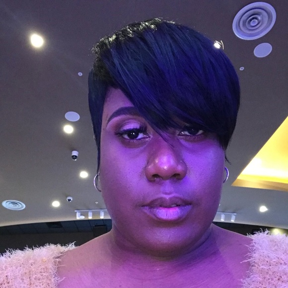 Profile Picture of Eboni Mitchell (@blkqueen32280) on Poshmark