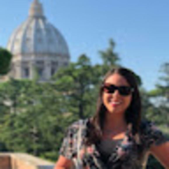 Profile Picture of Marie Bruccoleri (@marie7251610) on Poshmark