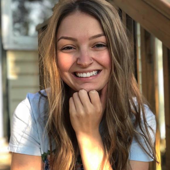 Profile Picture of Caitlyn Wilcken (@cgwilcks) on Poshmark