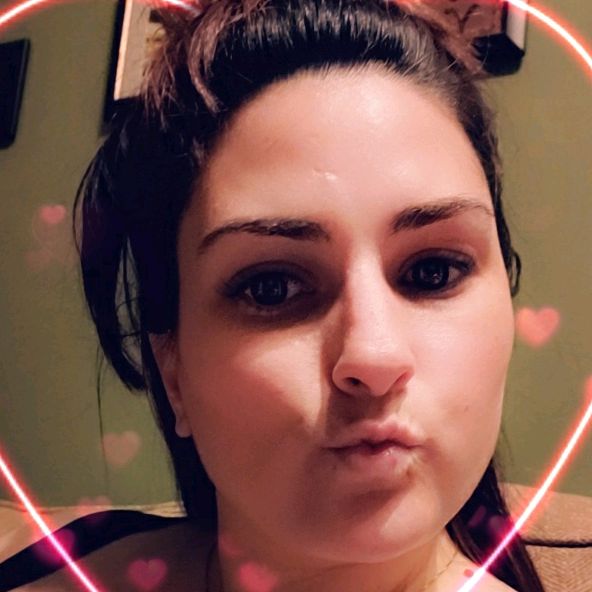 Profile Picture of Amanda Klosowski (@amandaklosowski) on Tiktok