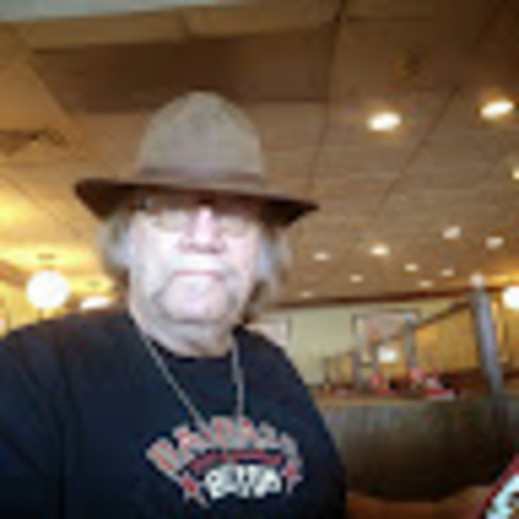 Profile Picture of Kenneth St laurent (@ksaintsr1) on Poshmark