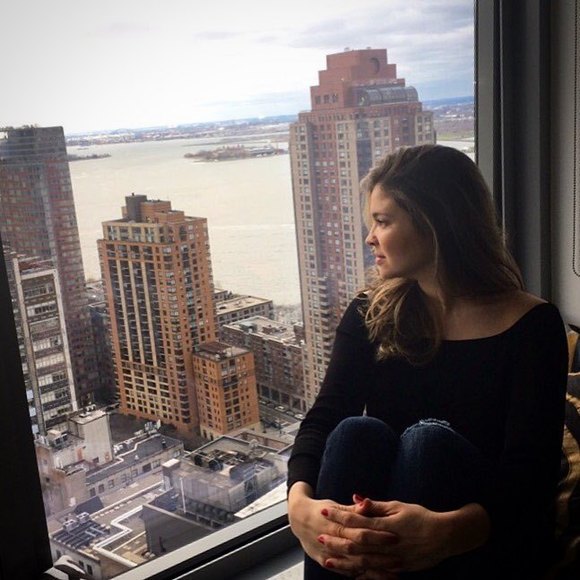Profile Picture of Juliana Lima (@jujuspot) on Poshmark