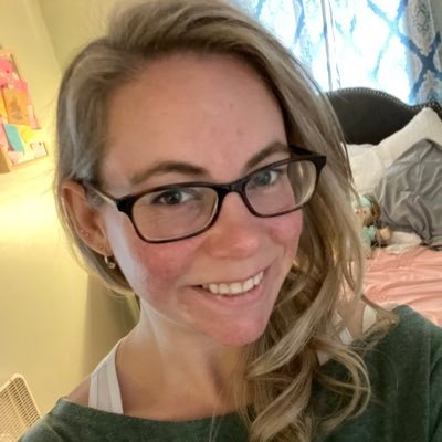 Profile Picture of Elizabeth Maynard (@Elizabe19874084) on Twitter