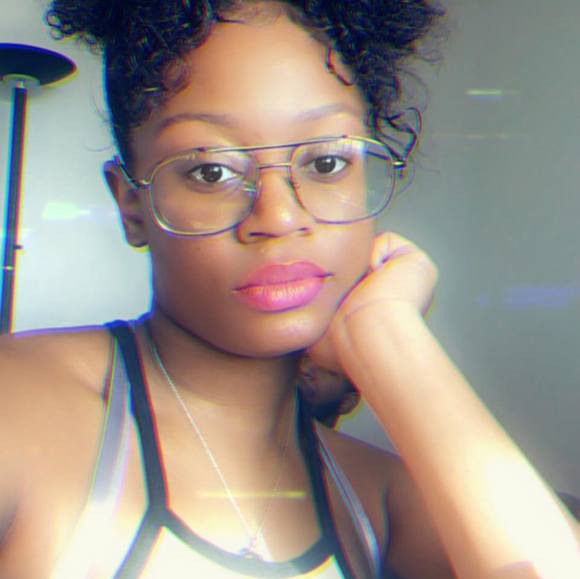 Profile Picture of Starlia Robinson (@starliar) on Poshmark