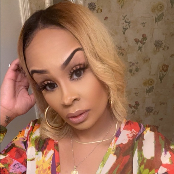 Profile Picture of Jennifer Rowland (@jmrfdj) on Poshmark