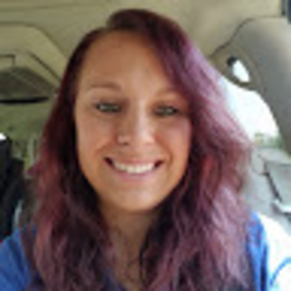 Profile Picture of Lularoe Haley janousek (@janousekh06) on Poshmark