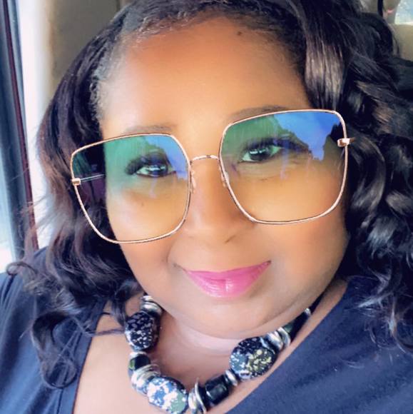 Kenyetta Porche - Poshmark Profile Picture of Kenyetta Porche (@kenyettamp) on Poshmark