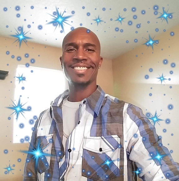 Profile Picture of Corey Dunbar (@cizthemoment) on Poshmark