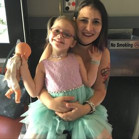 Profile Picture of Vanessa Hoffman (@luckyvinny) on Pinterest