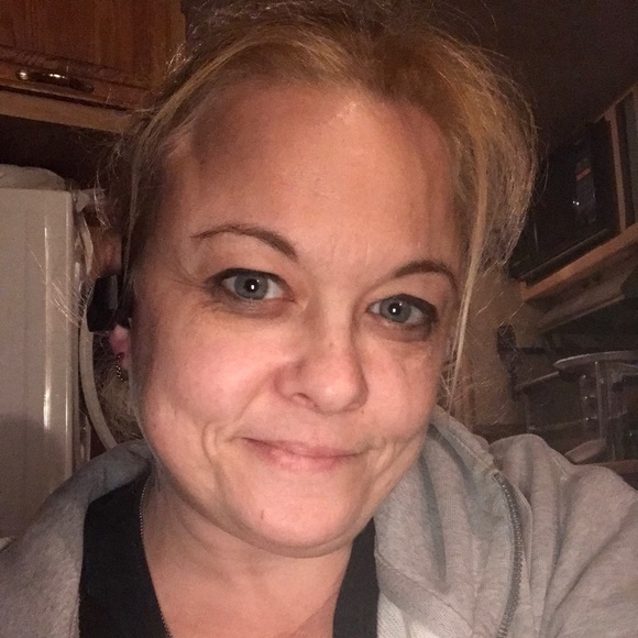 Profile Picture of Dania Dupon (@daniadupon) on Poshmark