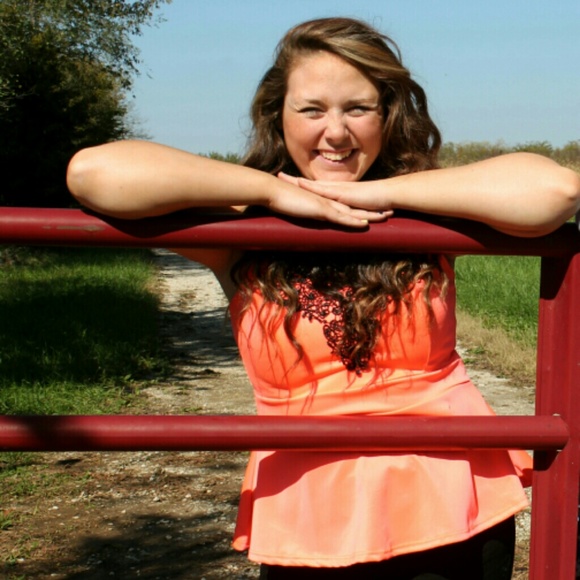 Profile Picture of Harley Keith (@harleyjo65) on Poshmark