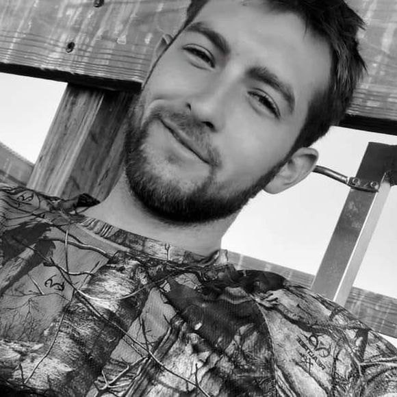 Profile Picture of David Wesley (@davidwesley) on Poshmark