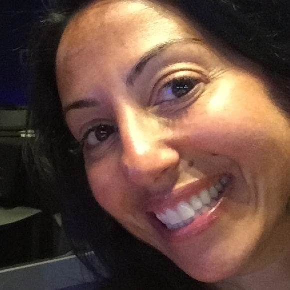 Danielle Drozd - Poshmark Profile Picture of Danielle Drozd (@danielledrozd) on Poshmark