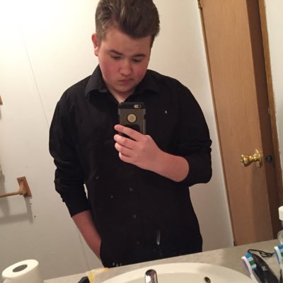 Profile Picture of Robert Borchert (@robertborcher15) on Twitter