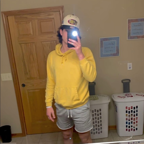 Profile Picture of Sam Ragner (@samragner) on Poshmark