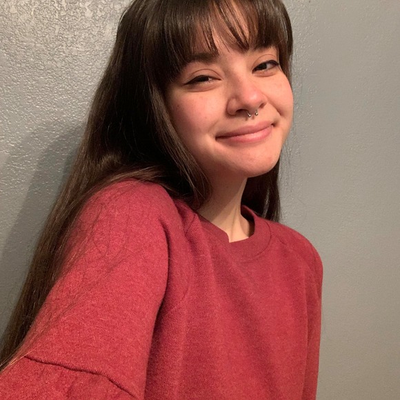 Profile Picture of Sarah Bueneman (@sebuene) on Poshmark