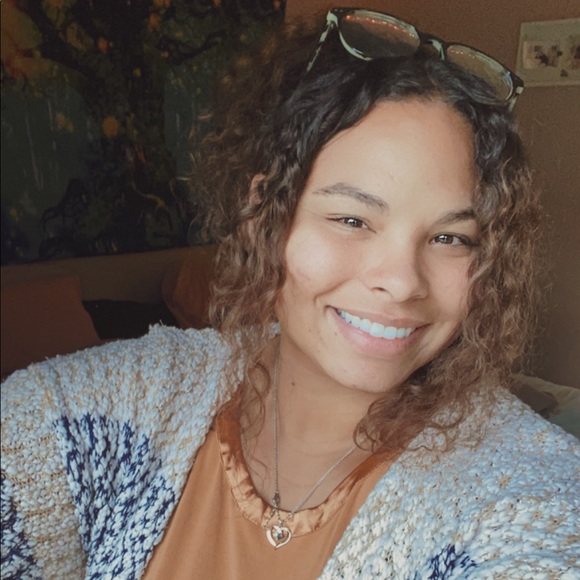 Profile Picture of Skylar Ridenbaugh (@sridenbaugh) on Poshmark