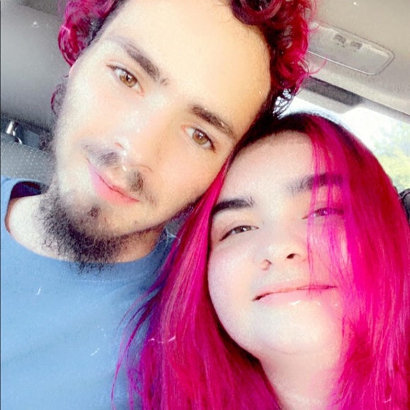 Profile Picture of Katelynn Bridgman (@katelynnbridgma) on Poshmark