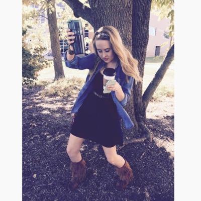 Profile Picture of Emily Ann Schumacher (@Emily_shoe22) on Twitter