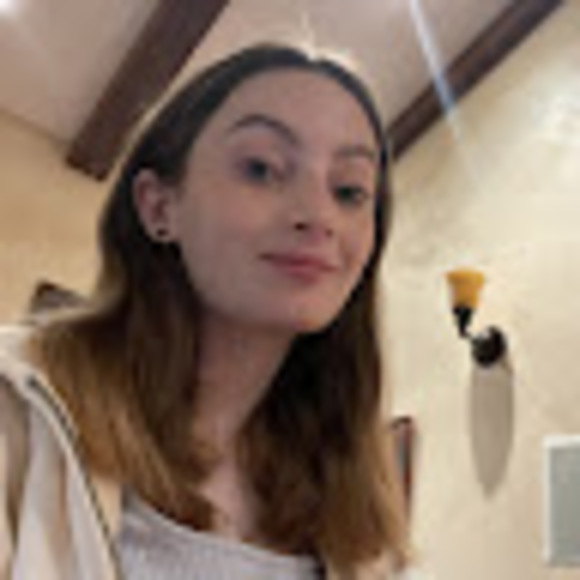 Profile Picture of Shayna Phillips (@shaynaphilli347) on Poshmark