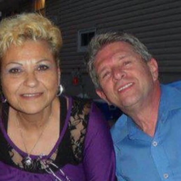 Profile Picture of Toni Sweikert (@cookisweikert) on Poshmark