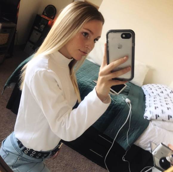 Profile Picture of Ashlyn Mecabe (@ashlynmecabe1) on Poshmark