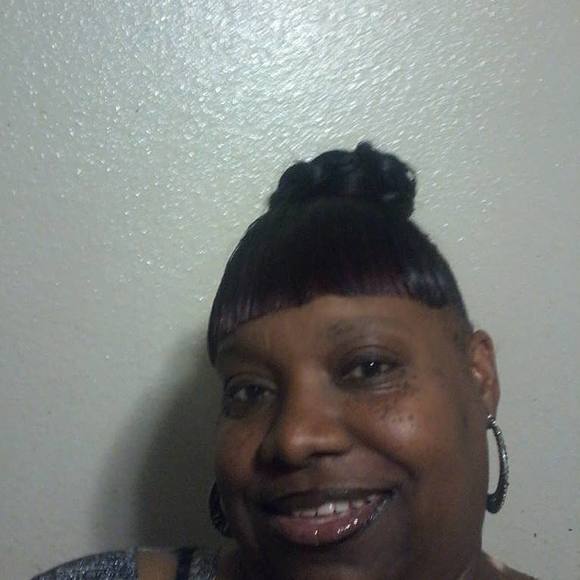 Profile Picture of Jaletta Befford (@semereo) on Poshmark