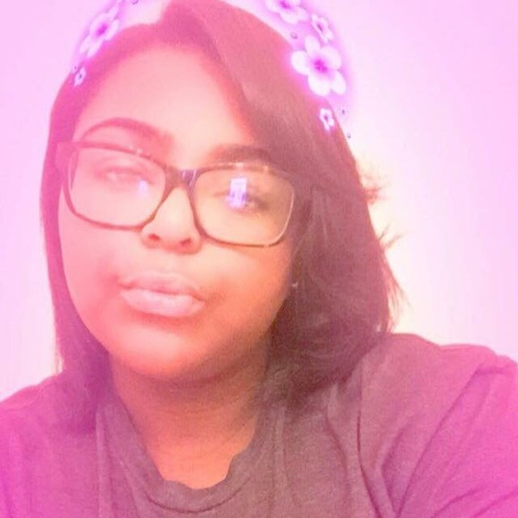 Profile Picture of Azariah Egleton (@azariahegl) on Poshmark
