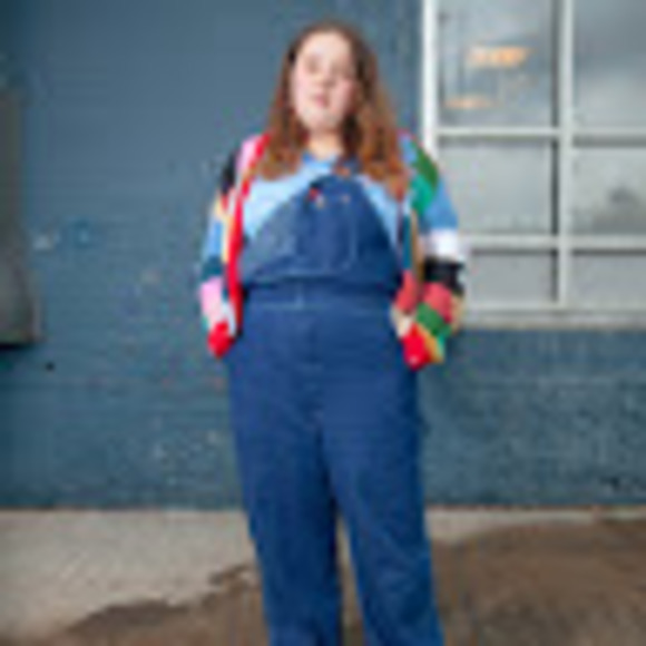 Profile Picture of Alexis Yaeger (@ahlexsos13) on Poshmark