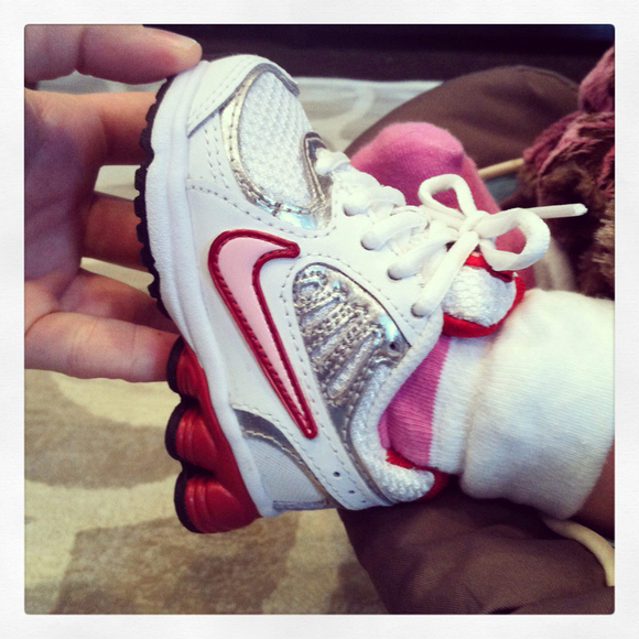 Profile Picture of Haulee Nishikawa (@hauleenishikawa) on Poshmark