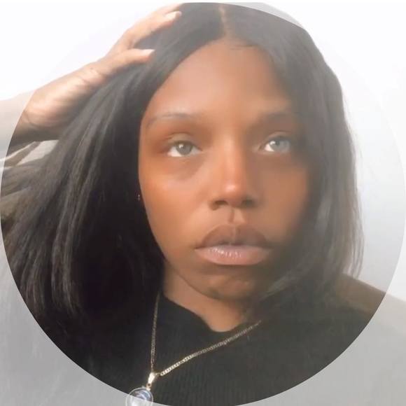 Profile Picture of Tanner Scott (@tanashaholiday) on Poshmark