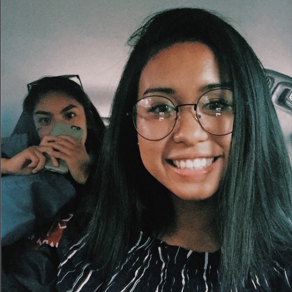 Profile Picture of Sam Gonzaga (@samsuna1) on Poshmark