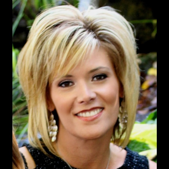 Profile Picture of Diana Aicone (@hippychic0032) on Poshmark