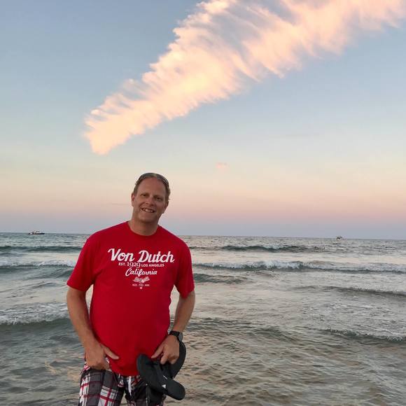 Profile Picture of Eric Perreault (@ericperreault) on Poshmark