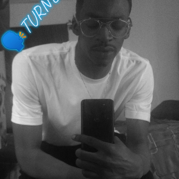 Profile Picture of Julio Jones (@juliojones21) on Poshmark