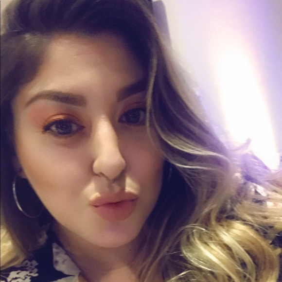 Profile Picture of Ida Fatigoni (@idafatigoni) on Poshmark