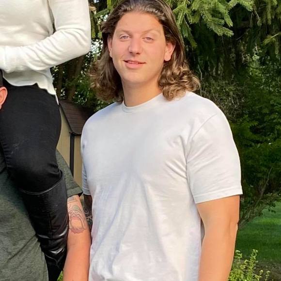 Profile Picture of Joe Buddle (@bigjoe630) on Poshmark