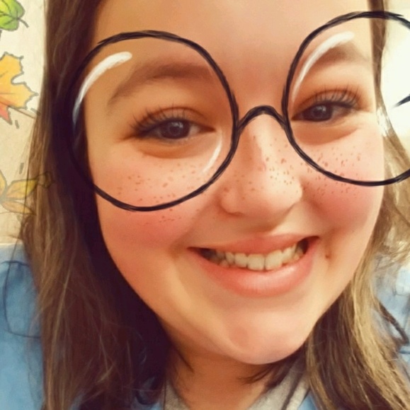 Profile Picture of Catherine Weldon (@catw96) on Poshmark