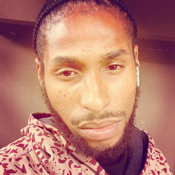 Profile Picture of Derrek Wright (@babyeazye) on Poshmark