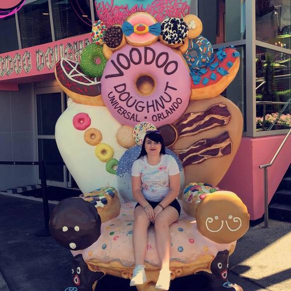 Profile Picture of Jasmin Glowen (@jasminn_cx5) on Poshmark